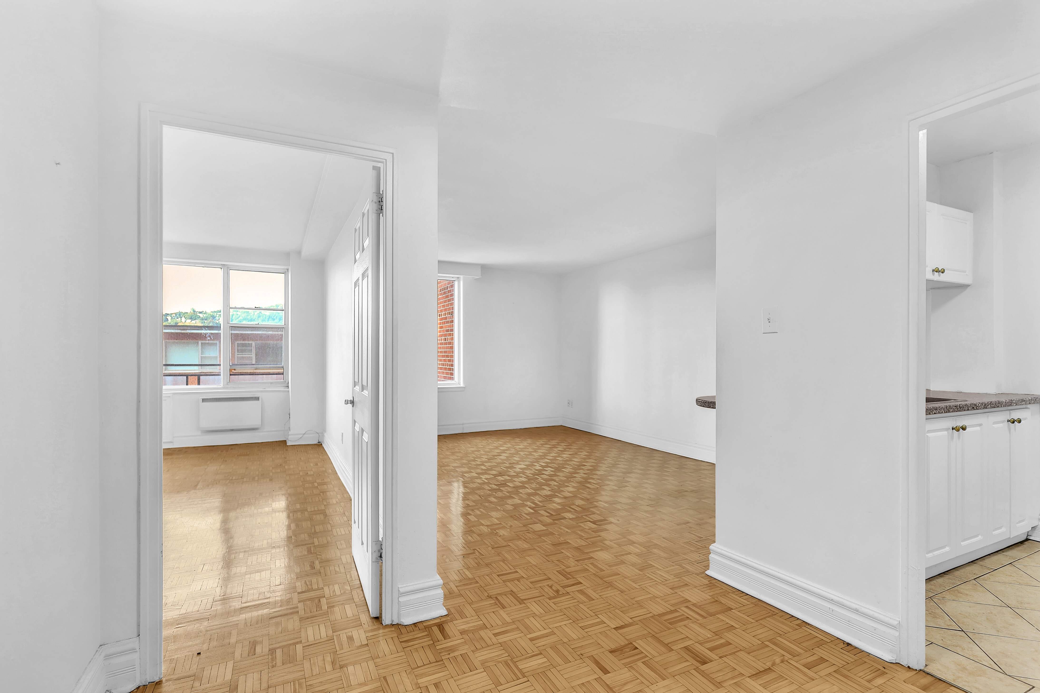 200 Avenue Kensington — photo 2
