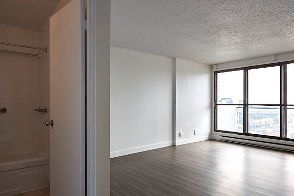 99 Place Charles-Le Moyne — photo 1