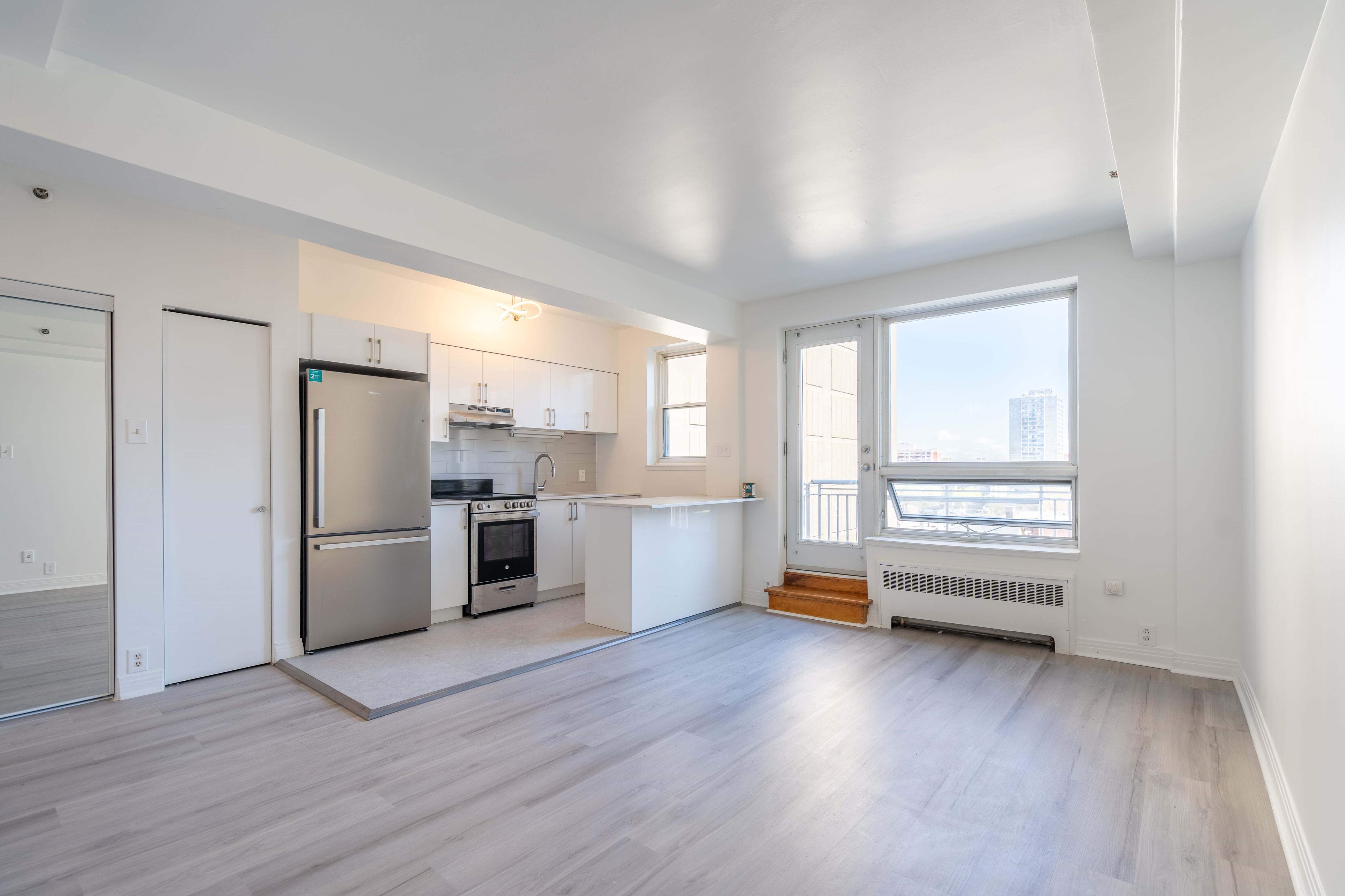 1850 Avenue Lincoln — photo 1