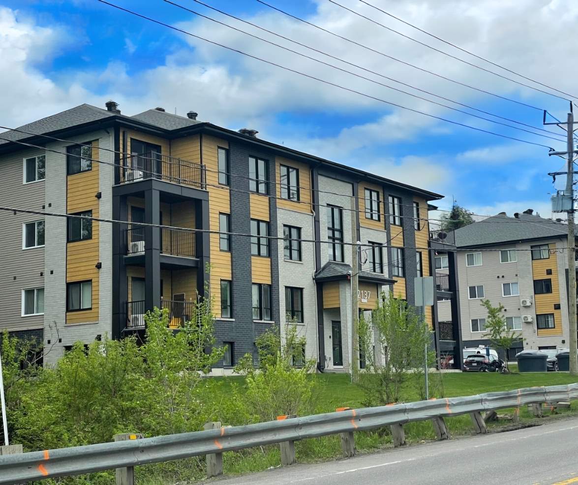 2137 Boulevard Sainte Sophie — photo 1