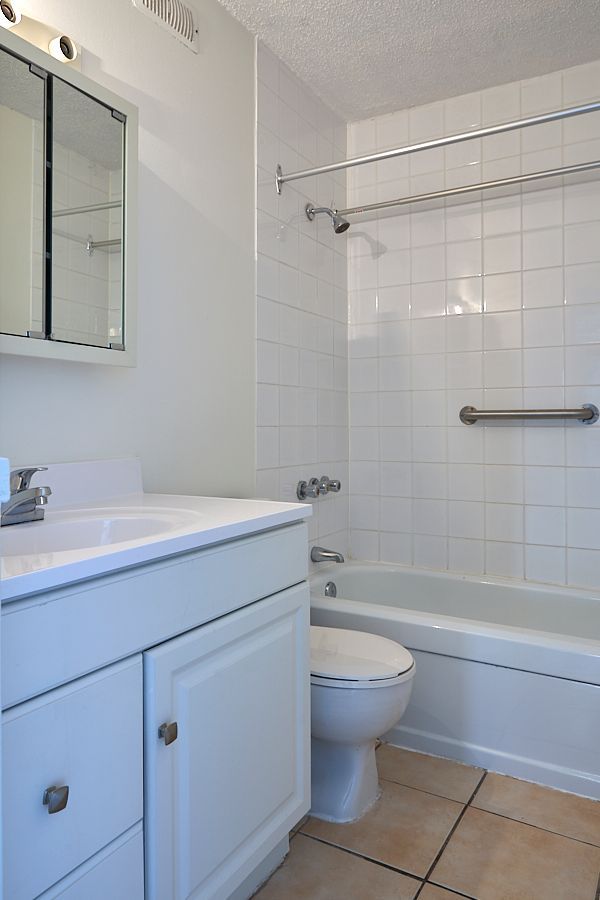 99 Place Charles-Le Moyne — photo 3